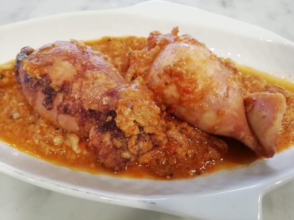 Calamari ripieni al sugo