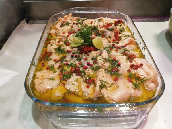 Salmone marinato con pepe rosa e aneto - Pescheria Belfish